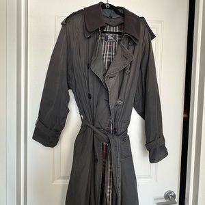 BURBERRY Navy Double Breasted Trench Coat w/ Removable Wool Neck Liner.